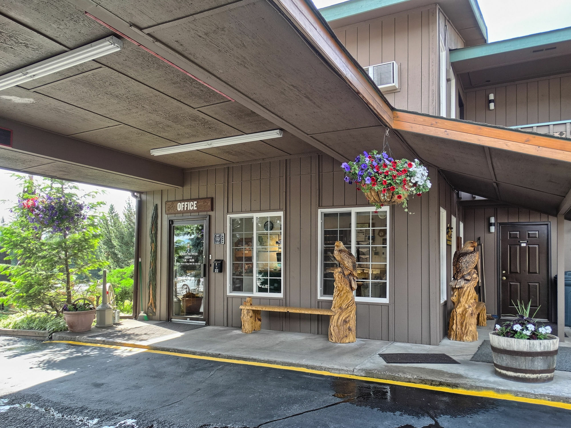 Chalet Inn Whitefish Exterior photo